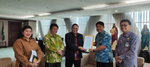 Pertemuan dengan Bapak Dirjen Bimas Katolik dan Penyerahterimaan Ijin Operasional SMAK Santo Eugenius Purwokerto